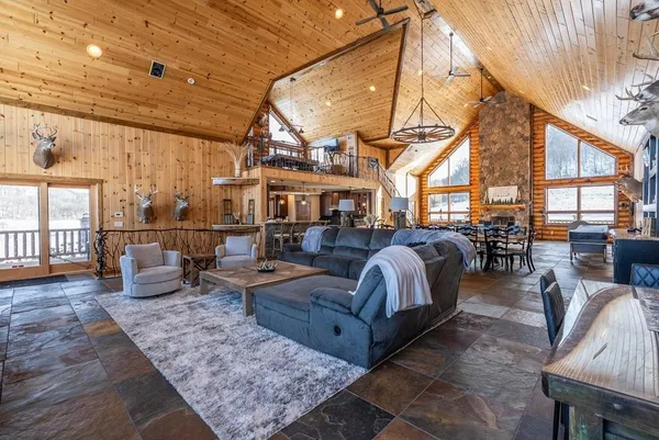 $2,375,000 | S849 County Road F, Nelson, WI 54756
