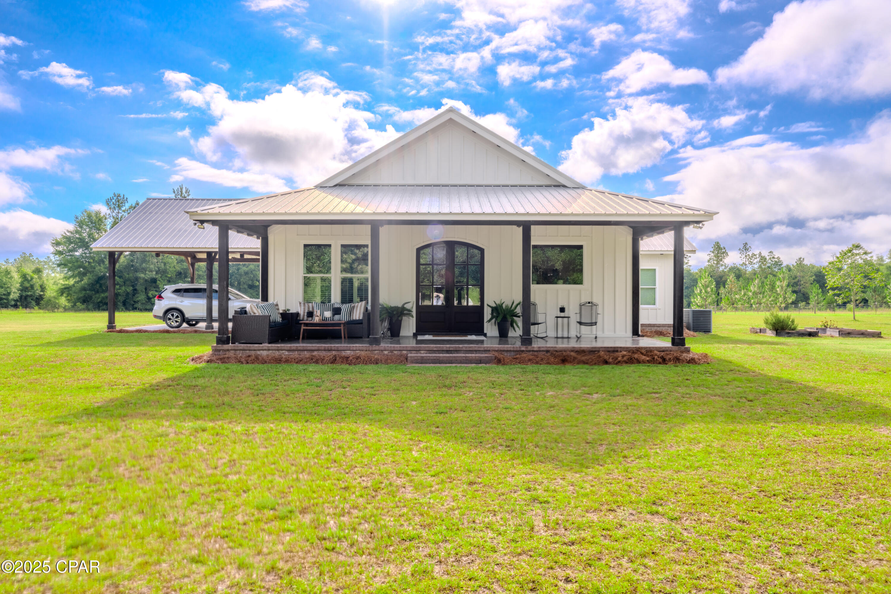 2818 Lawrence Road Marianna, FL 32446 - Photo 1 of 45 Gallery Image 1
