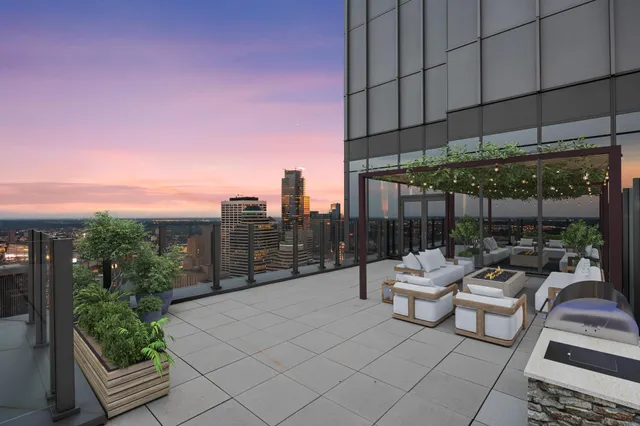$5,400,000 | 255 Hennepin Avenue, Unit 3601, Minneapolis, MN 55401