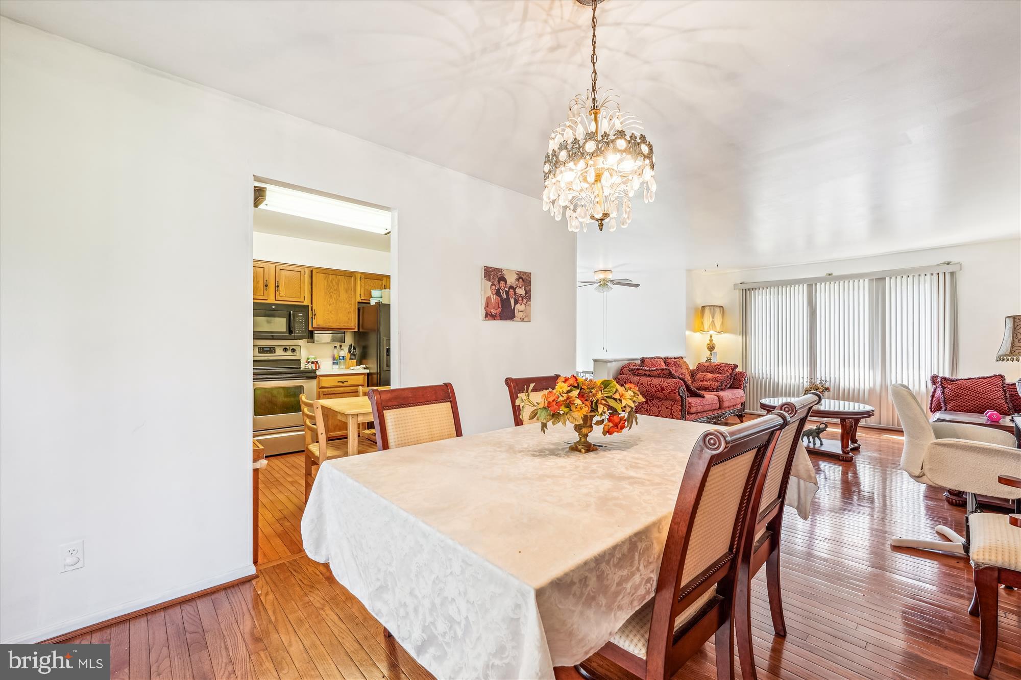 11802 Thrift Road Clinton, MD 20735 - Photo 6 of 28 Main level Dining Room