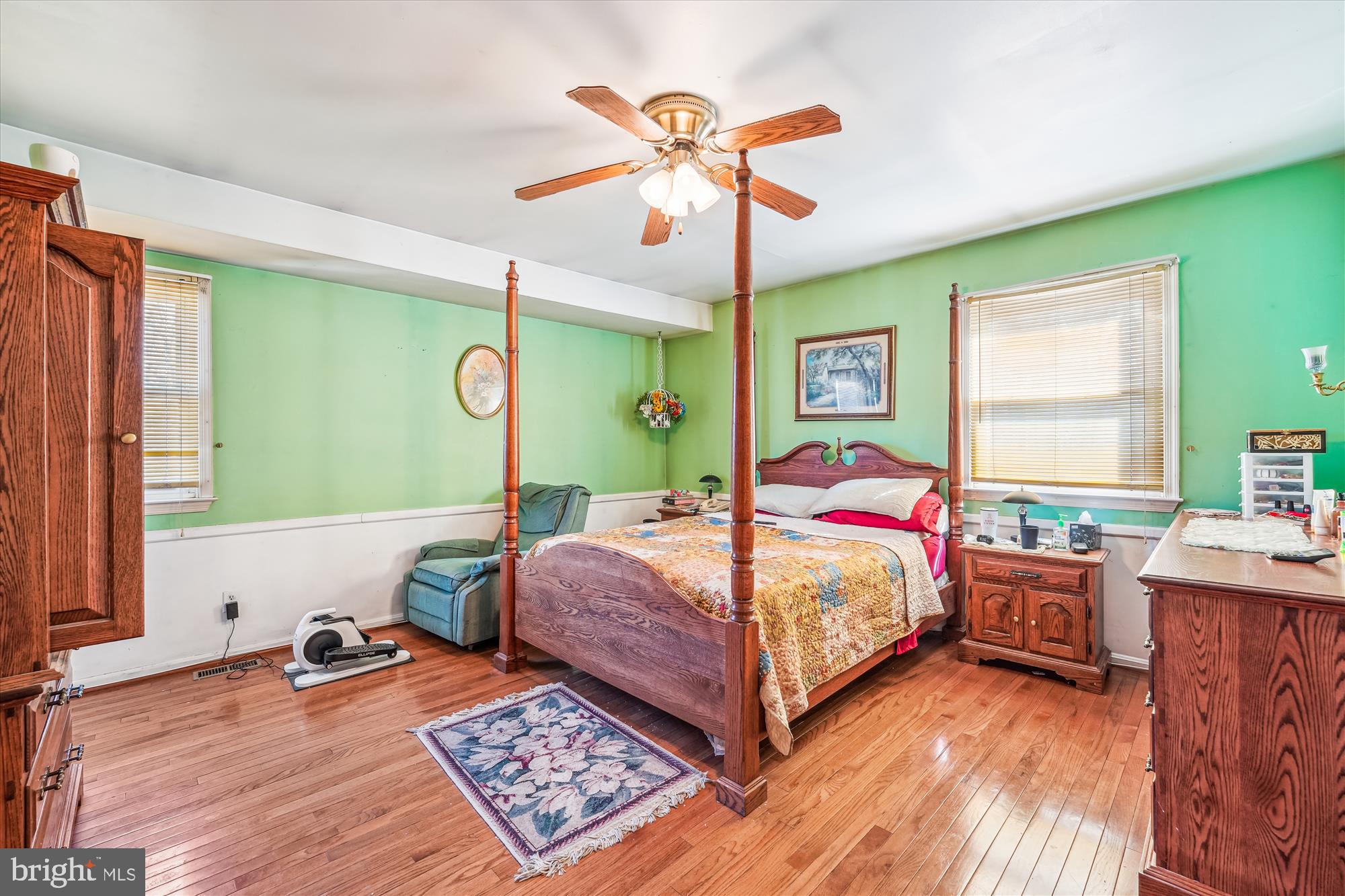 11802 Thrift Road Clinton, MD 20735 - Photo 10 of 28 Main Level Master Bedroom