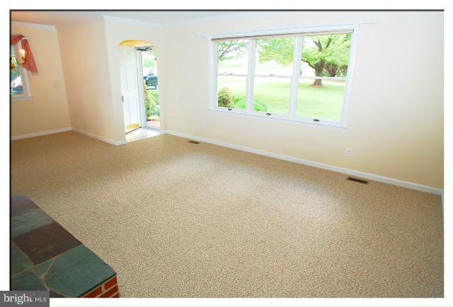 5468 Brooks Woods Road Lothian, MD 20711 - Photo 16 of 24 Living Room