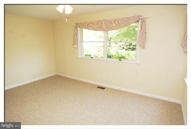 5468 Brooks Woods Road Lothian, MD 20711 - Photo 18 of 24 Bedroom