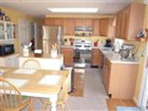 11 Martin Road Dennis, MA 02638 - Photo 5 of 22 Gallery Image 5