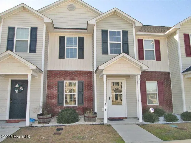 $1,400 | 204 Glen Cannon Drive, Jacksonville, NC 28546