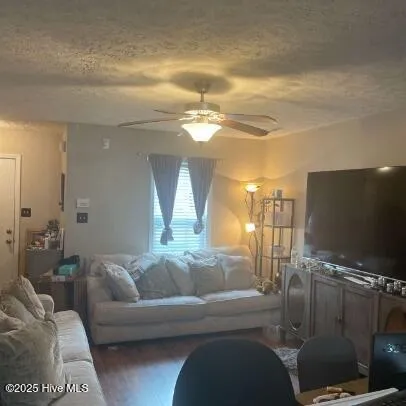 $1,400 | 204 Glen Cannon Drive, Jacksonville, NC 28546