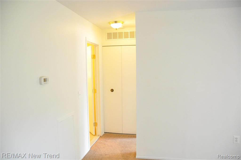 30028 West Twelve Mile Road, Unit 32 Farmington, MI 48334 - Photo 11 of 16