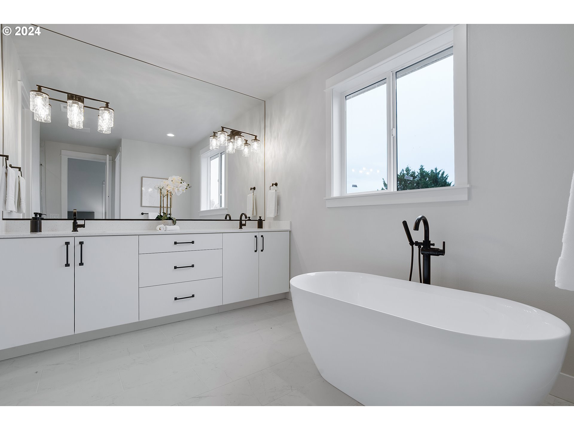 6022 Southwest 18th Drive Portland, OR 97239 - Photo 25 of 36