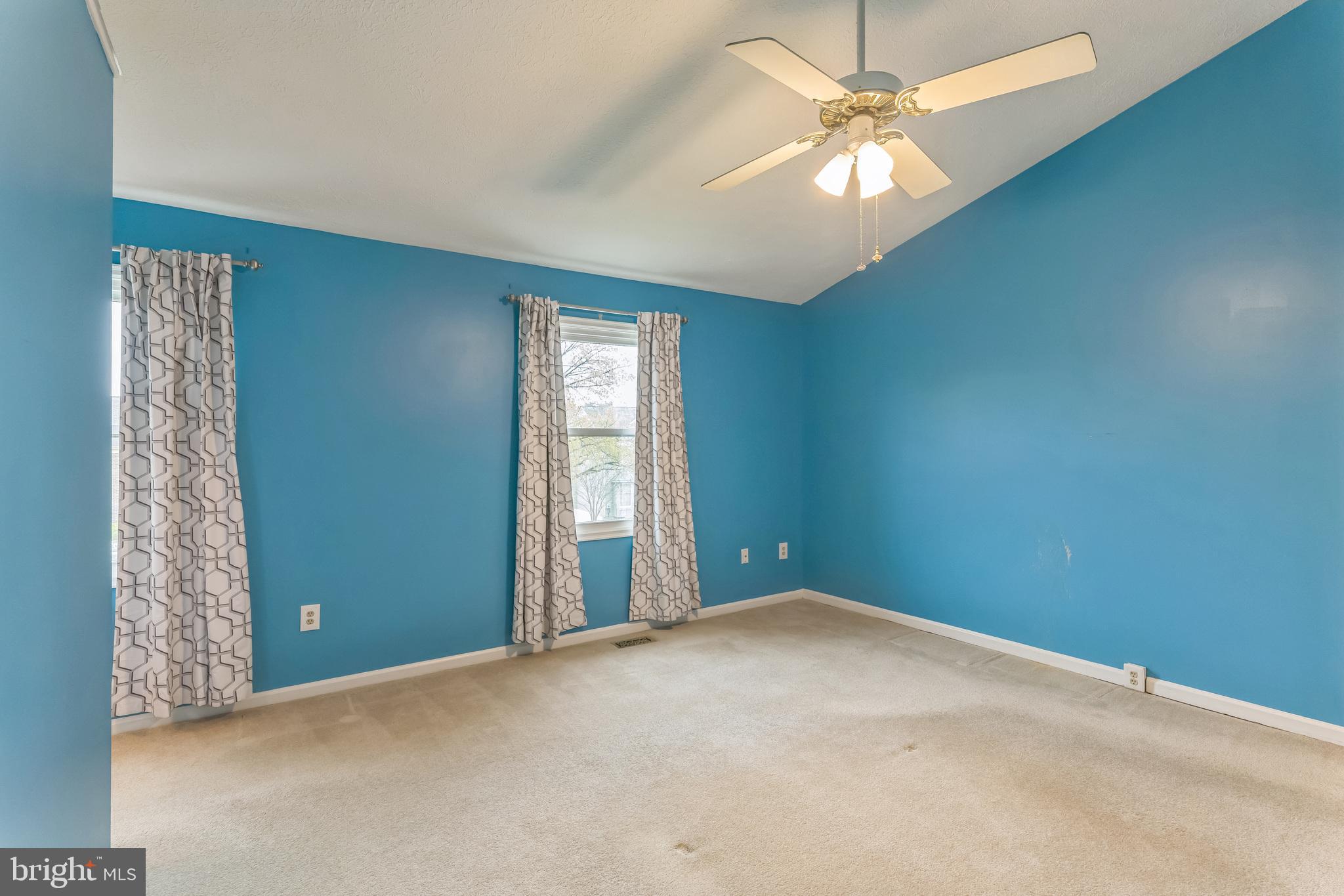 5620 Denton Court Frederick, MD 21703 - Photo 10 of 33 an empty room with windows and fan