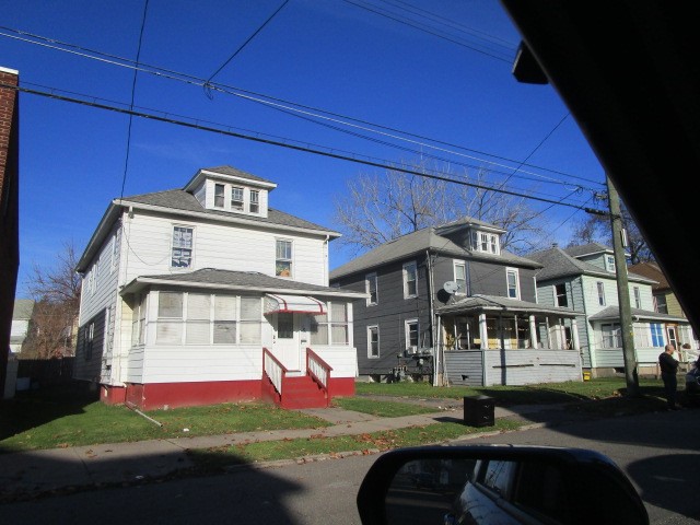 8 Lake Ave