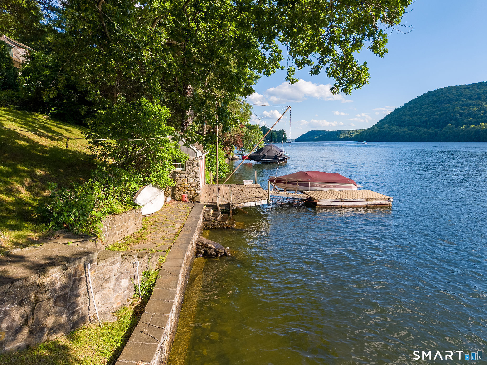 23 Echo Drive New Milford, CT 06776 - Photo 6 of 39