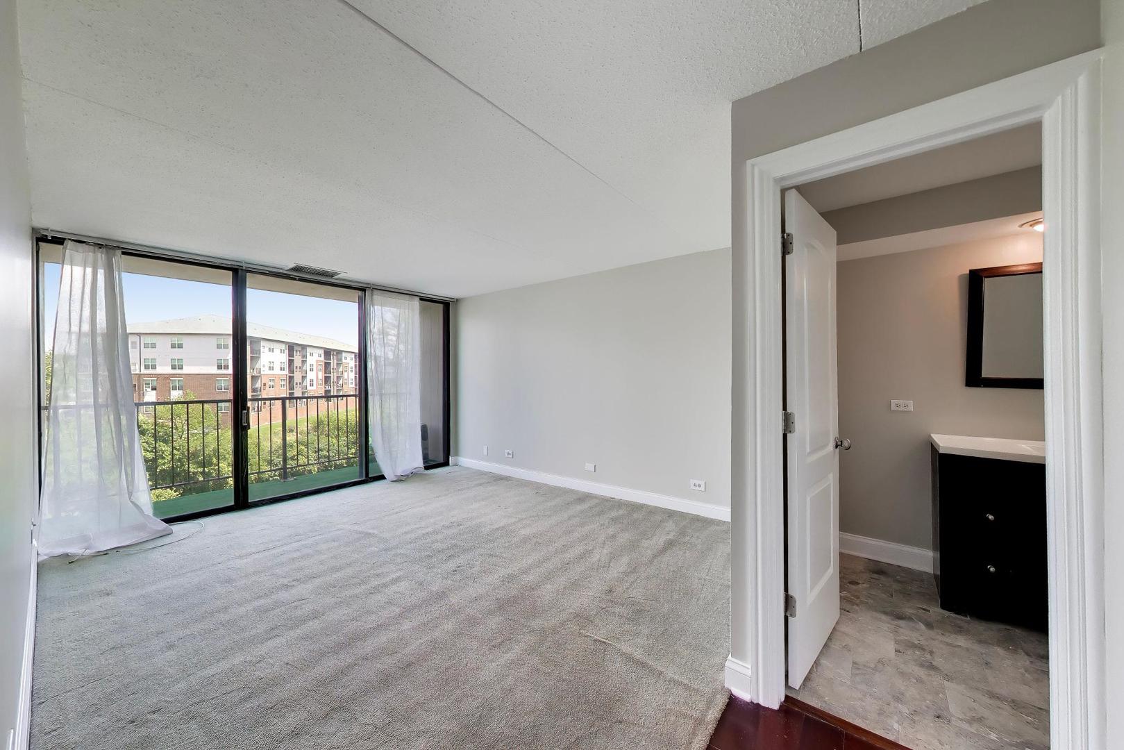 2015 South Finley Road, Unit 512 Lombard, IL 60148 - Photo 18 of 46 Gallery Image 18