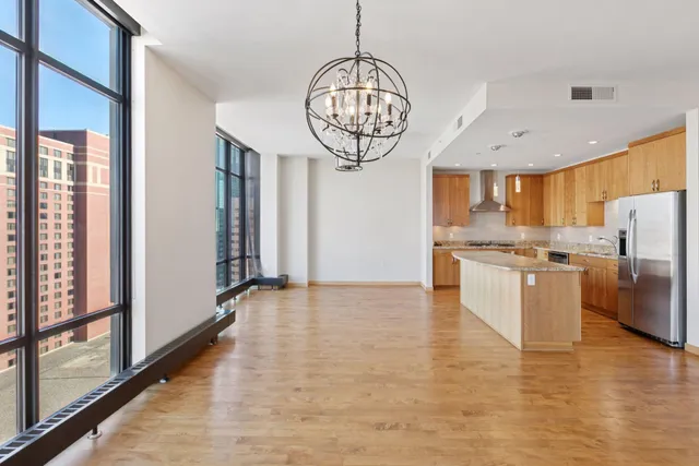 $3,650 | 201 South 11th Street, Unit 1700, Minneapolis, MN 55403