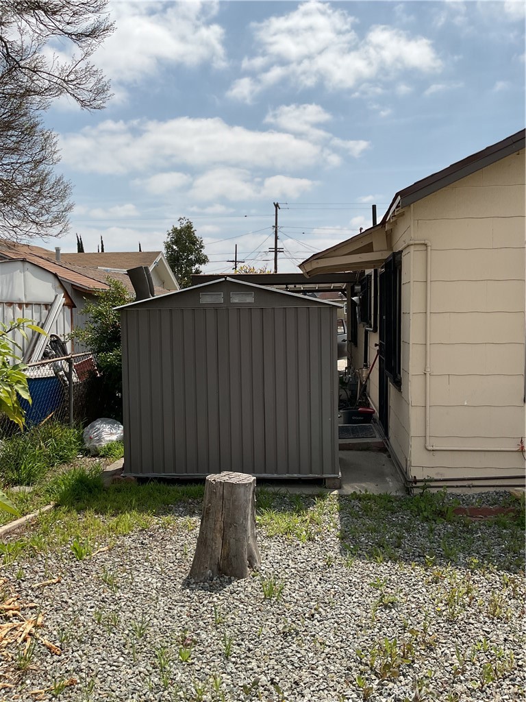 5007 Astor Avenue Commerce, CA 90040 - Photo 55 of 64 a backyard of a house