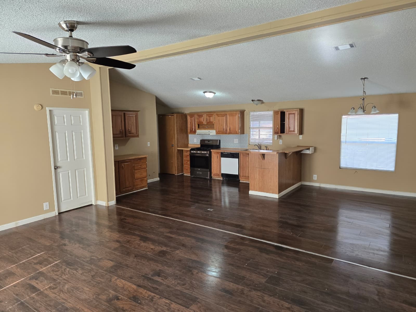 11404 Metts Road Conroe, TX 77306 - Photo 11 of 23 Gallery Image 11