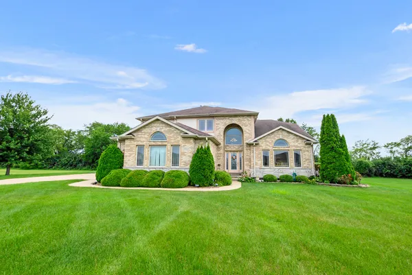 $640,000 | 6921 West McCampbell Drive, Monee, IL 60449