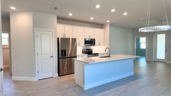 $2,500 | 414 Grove Lane, Melbourne, FL 32901