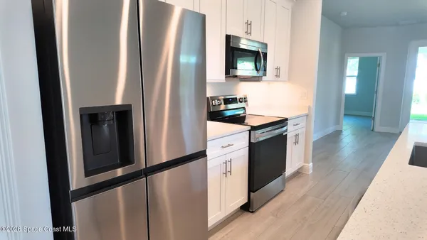 $2,500 | 414 Grove Lane, Melbourne, FL 32901