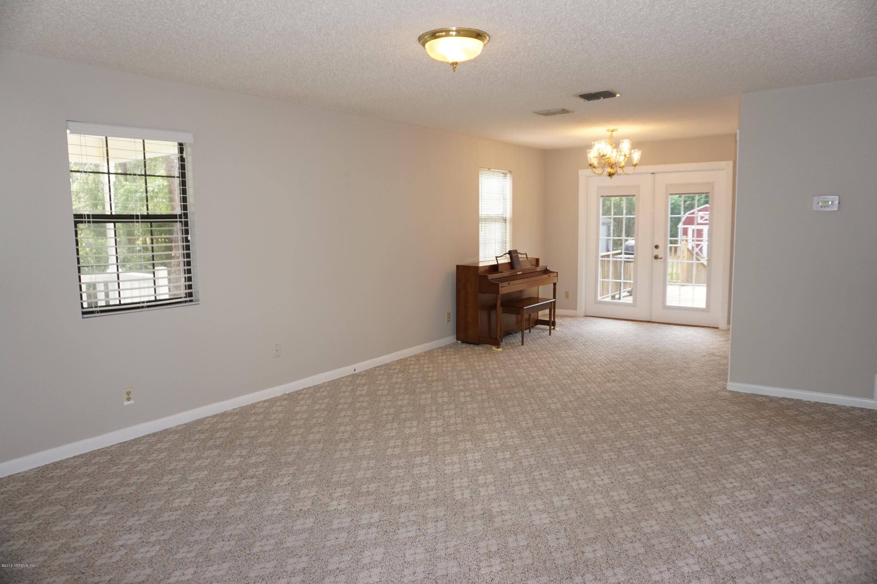 9200 Crystal Springs Road Jacksonville, FL 32221 - Photo 18 of 56 Living Room