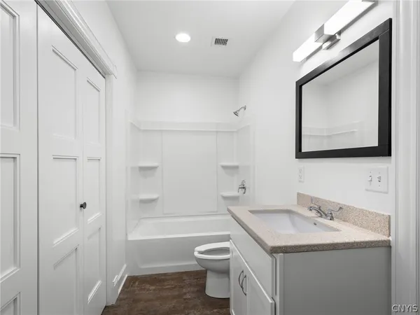 $1,200 | 36329 Apt 2 Nys Rt 180 La, La Fargeville, NY 13656