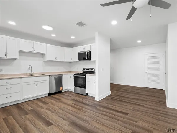 $1,200 | 36329 Apt 2 Nys Rt 180 La, La Fargeville, NY 13656