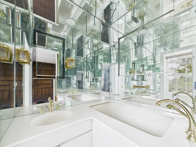 $309,900 | 5555 South Everett Avenue, Unit B34, Chicago, IL 60637