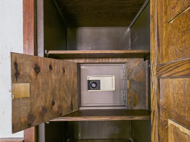 $309,900 | 5555 South Everett Avenue, Unit B34, Chicago, IL 60637