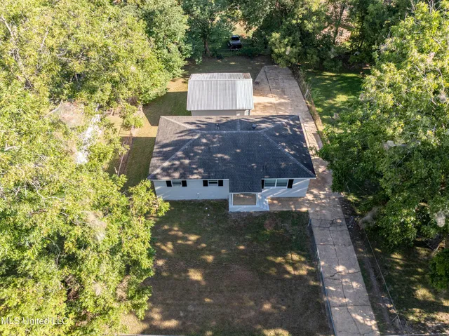 $137,900 | 300 East Valley Avenue, Holly Springs, MS 38635