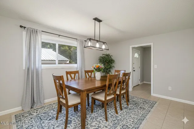 $137,900 | 300 East Valley Avenue, Holly Springs, MS 38635