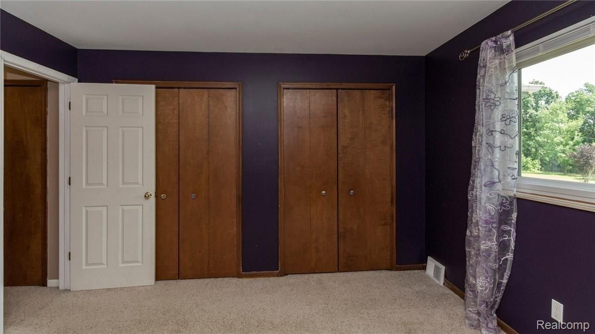 10083 Gordon Road Fenton, MI 48430 - Photo 26 of 51 25_37.jpg