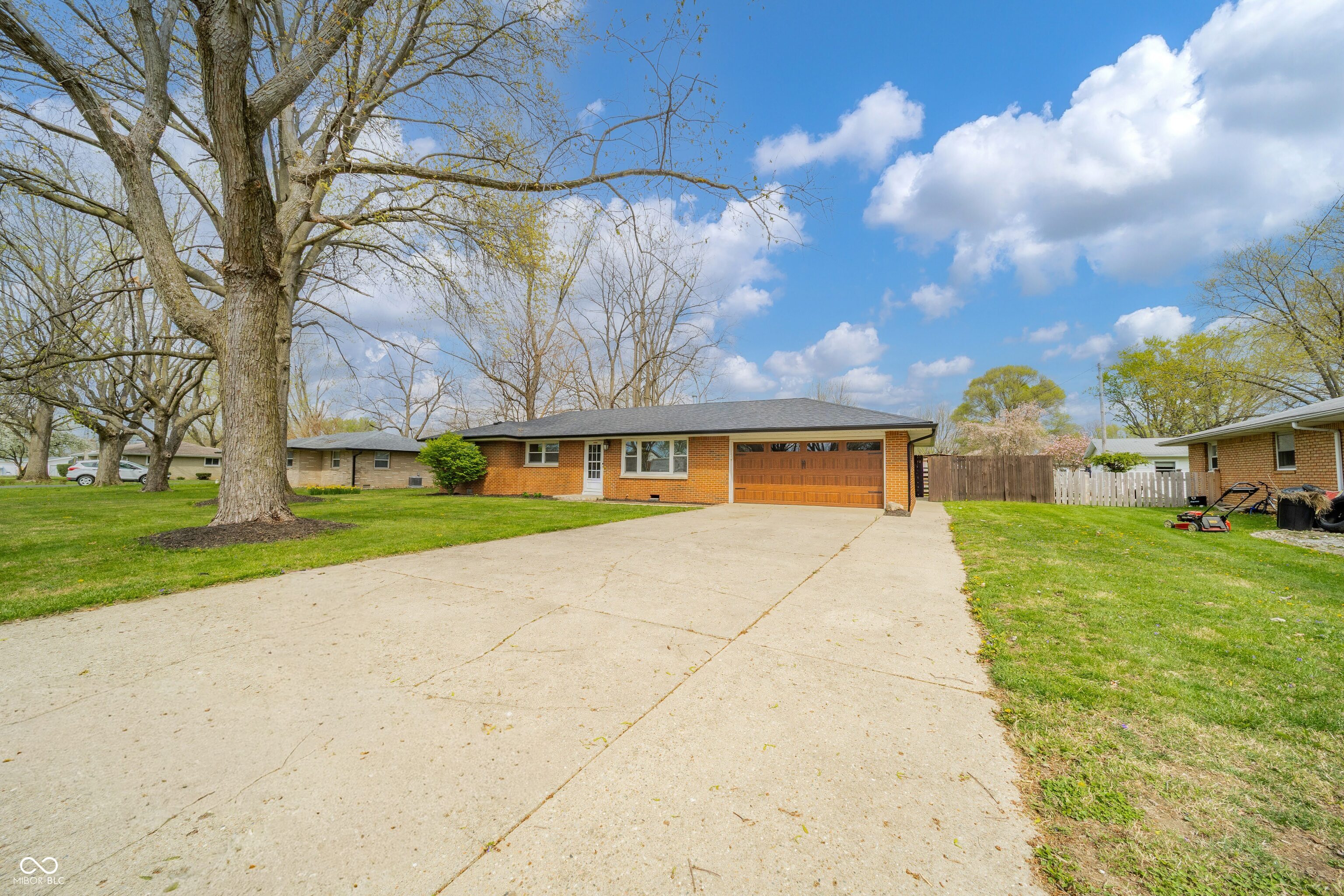 916 Slack Drive Anderson, IN 46013 - Photo 3 of 23