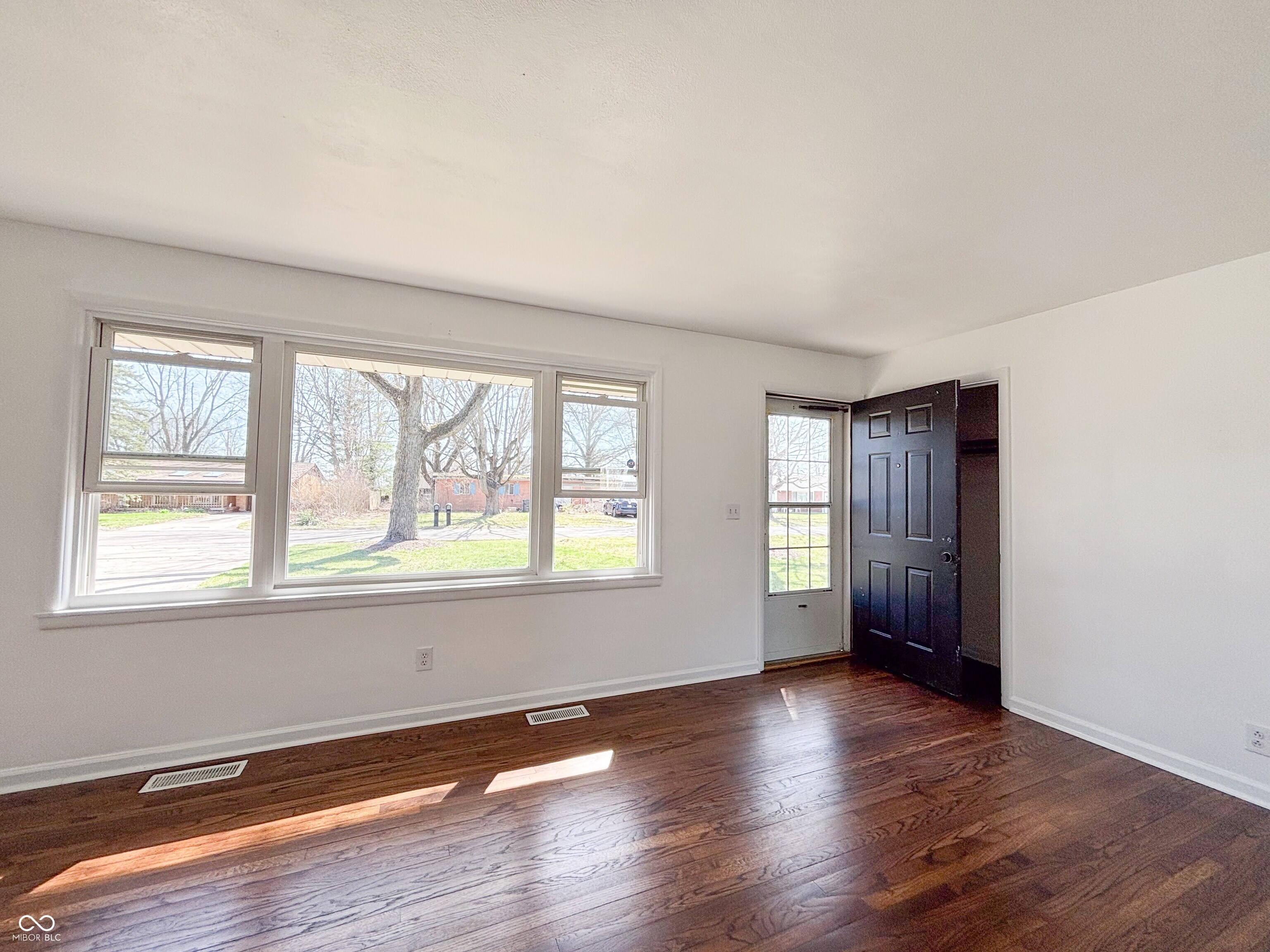 916 Slack Drive Anderson, IN 46013 - Photo 4 of 23