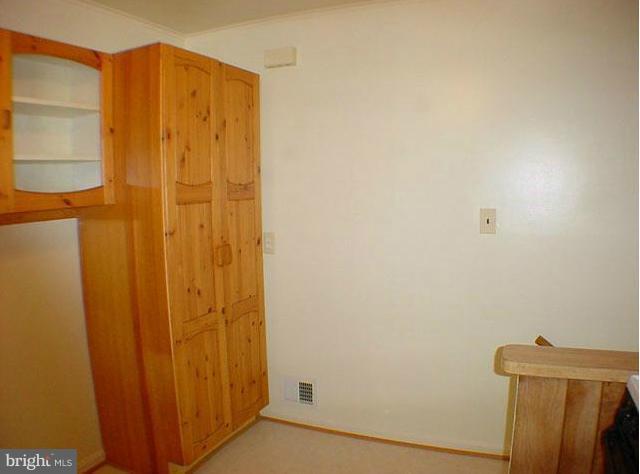 8819 Battery Road Alexandria, VA 22308 - Photo 11 of 18 Eat-in Space