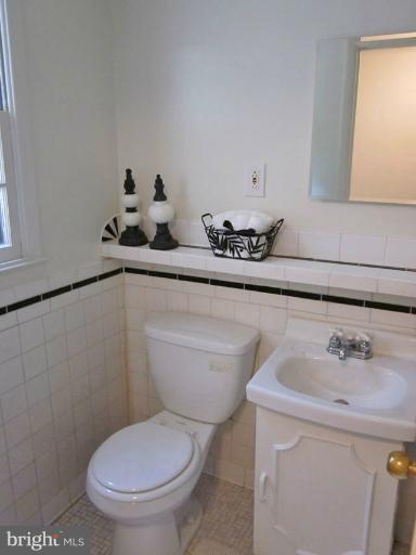 8819 Battery Road Alexandria, VA 22308 - Photo 4 of 18 Bath on Lower Level 1