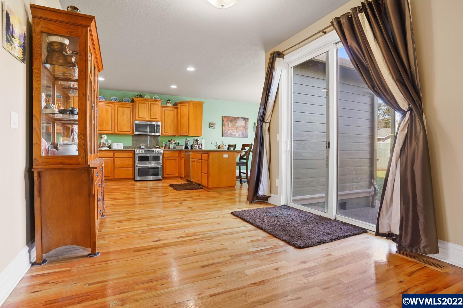1025 Fabry Road Southeast Salem, OR 97306 - Photo 13 of 41