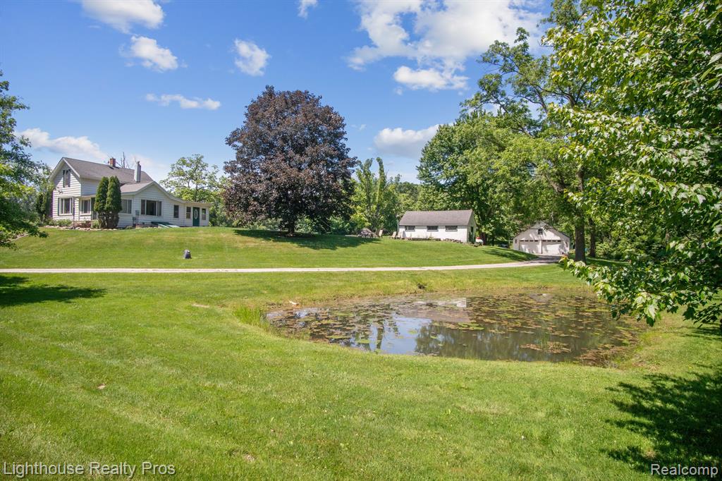 67640 Eight Mile Road South Lyon, MI 48178 - Photo 33 of 46