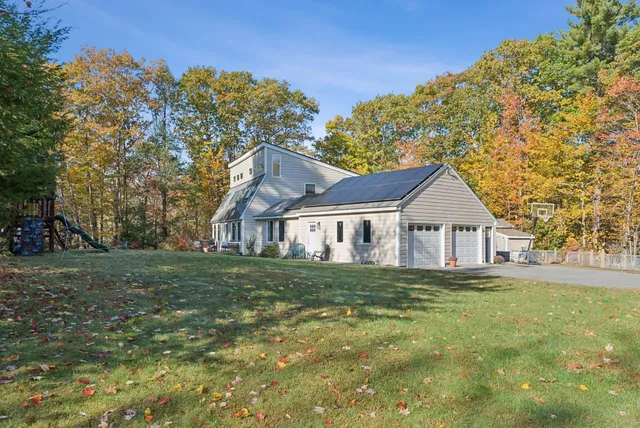 $849,000 | 15 Susan Lane, Falmouth, ME 04105