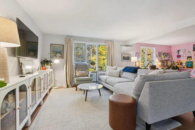 $849,000 | 15 Susan Lane, Falmouth, ME 04105