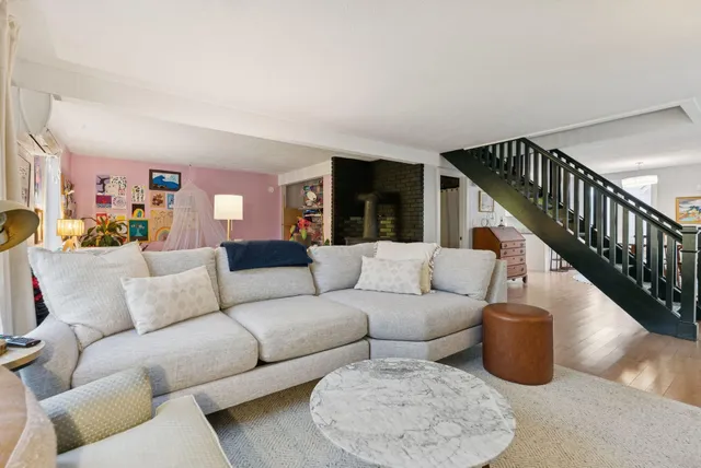 $849,000 | 15 Susan Lane, Falmouth, ME 04105