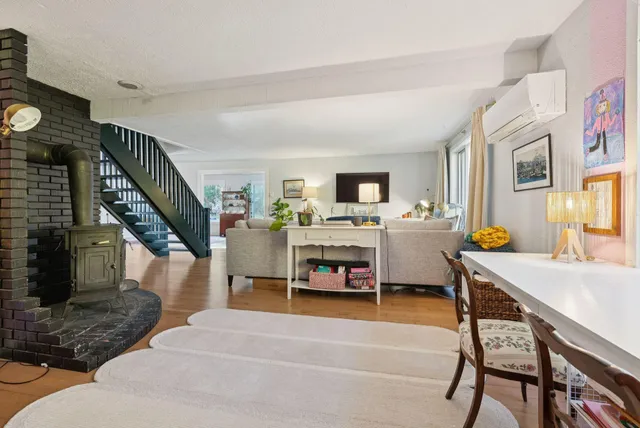 $849,000 | 15 Susan Lane, Falmouth, ME 04105