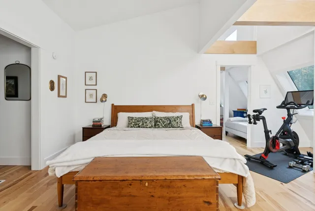 $849,000 | 15 Susan Lane, Falmouth, ME 04105