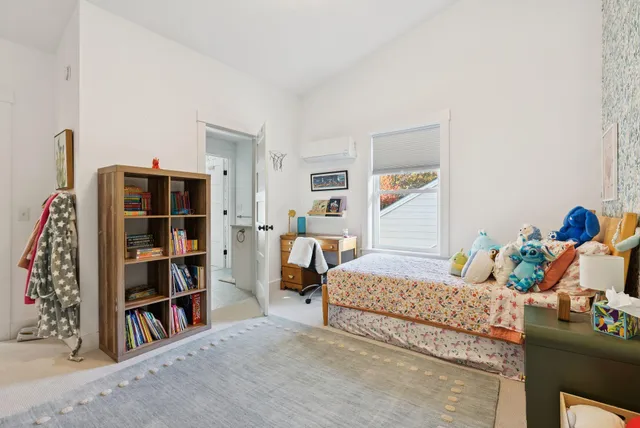 $849,000 | 15 Susan Lane, Falmouth, ME 04105