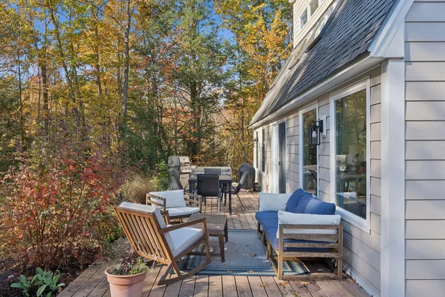 $849,000 | 15 Susan Lane, Falmouth, ME 04105