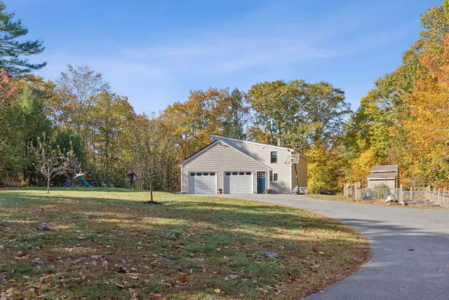 $849,000 | 15 Susan Lane, Falmouth, ME 04105