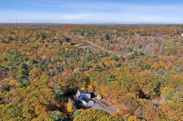 $849,000 | 15 Susan Lane, Falmouth, ME 04105