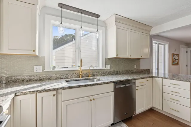 $849,000 | 15 Susan Lane, Falmouth, ME 04105