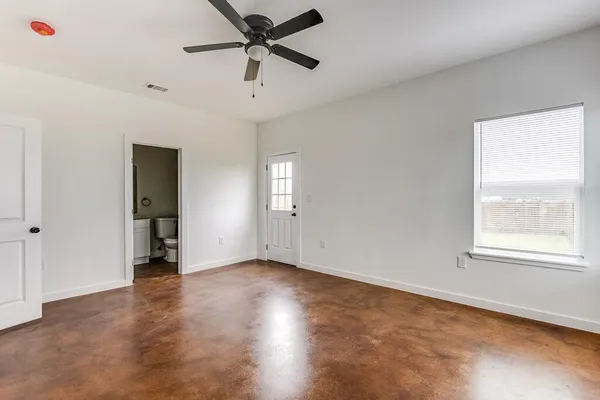 $1,750 | 1020 Burnett Boulevard, Unit B, Alvarado, TX 76009