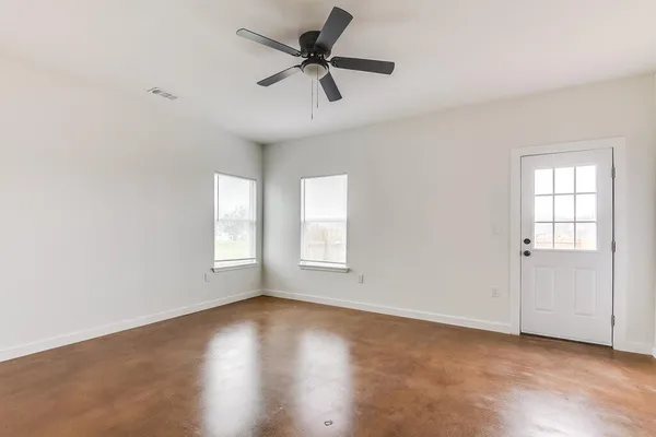 $1,750 | 1020 Burnett Boulevard, Unit B, Alvarado, TX 76009