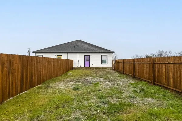 $1,750 | 1020 Burnett Boulevard, Unit B, Alvarado, TX 76009