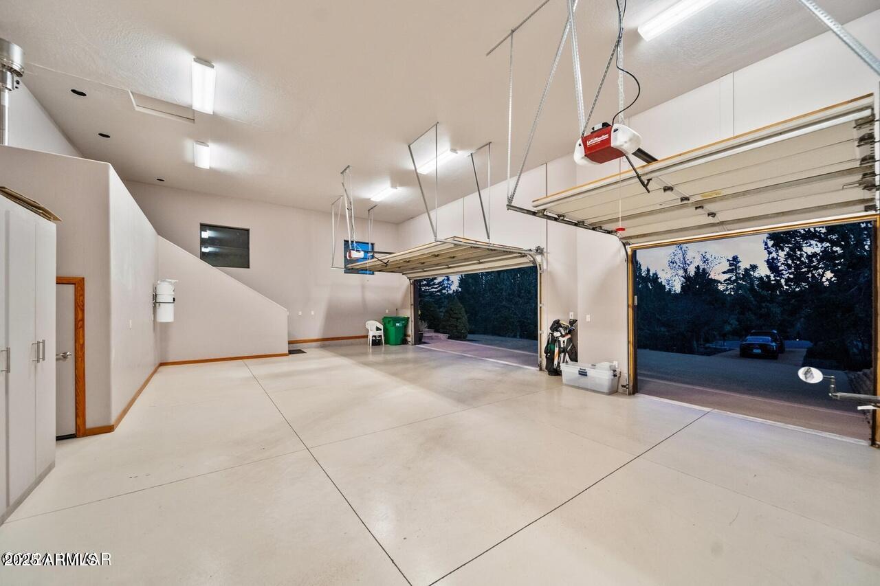 3180 Snowberry Loop Show Low, AZ 85901 - Photo 40 of 101 Overheight Ceilings